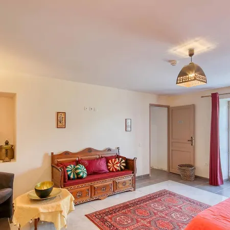 Hotel apartamentowy Le Paradis Orcival